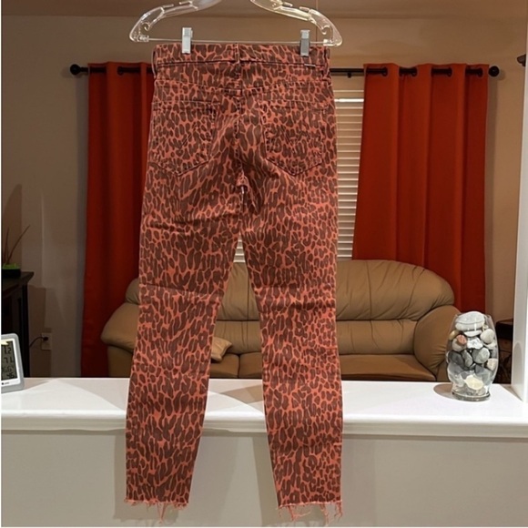MOTHER High Waisted Looker Ankle Fray Animal Attraction Red Leopard Size 26 NWOT - Picture 4 of 11